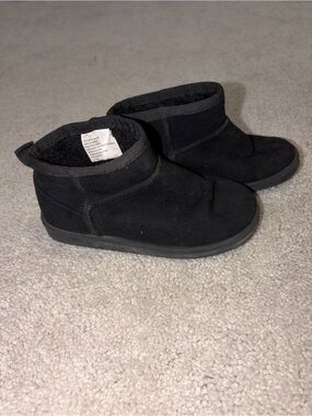 fabkids Black Cozy Slip-On Ankle Boots for Kids